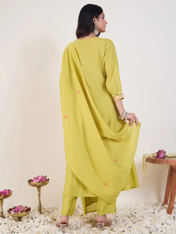 Green_Silk_Blend_Embroidered_Kurta_Trouser_Dupatta_Set