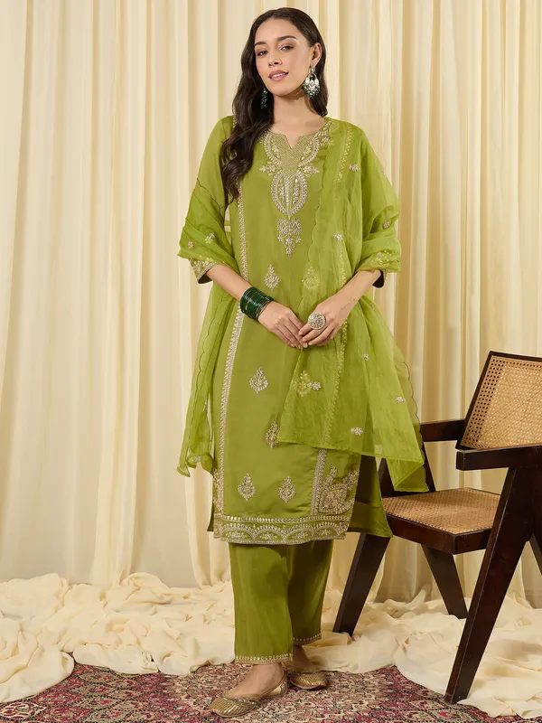 Green_Embroidered_Silk_Blend_Kurta_Trouser_Dupatta_Set
