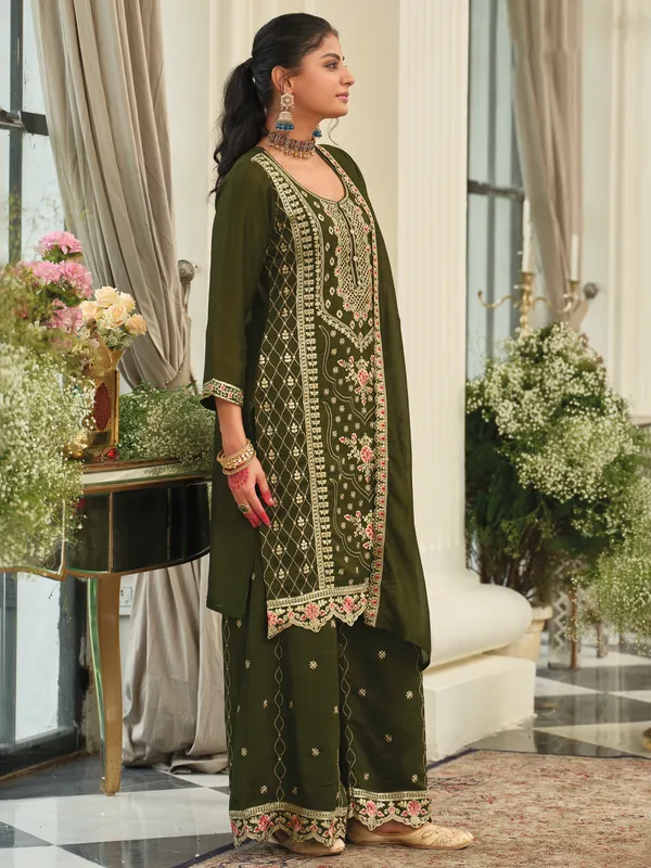Green_Embroidered_Silk_Kurta_Trouser_Dupatta_Set