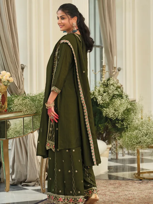 Green_Embroidered_Silk_Kurta_Trouser_Dupatta_Set