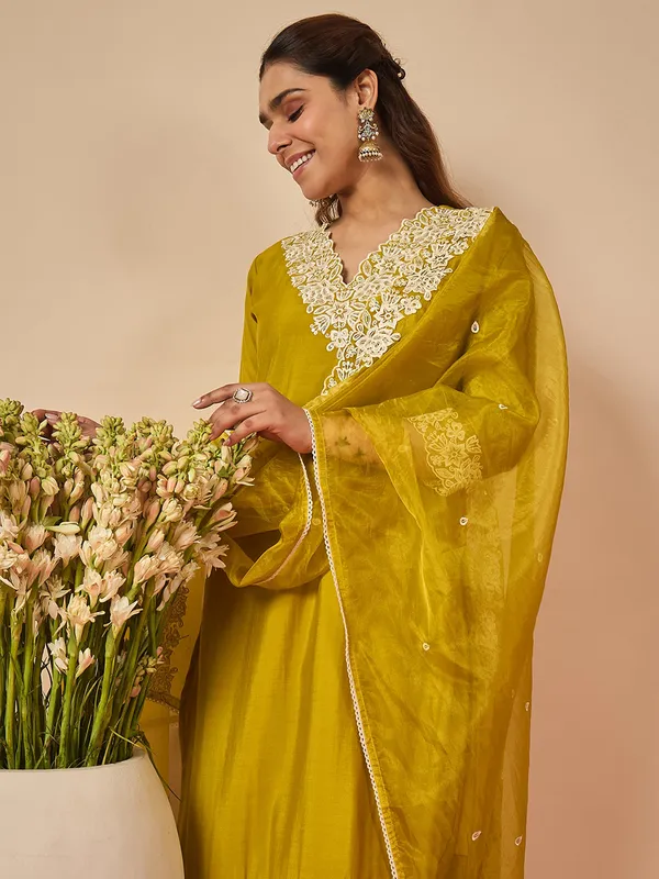 Green_Embroidered_Silk_Kurta_Trouser_Dupatta_Set