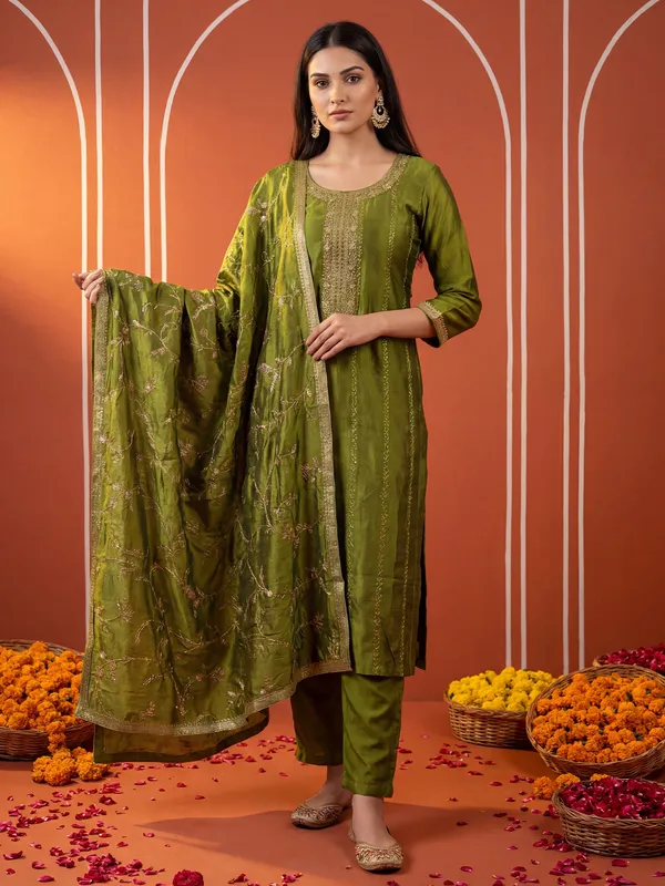 Green_Silk_Blend_Embroidered_Kurta_Trouser_Dupatta_Set