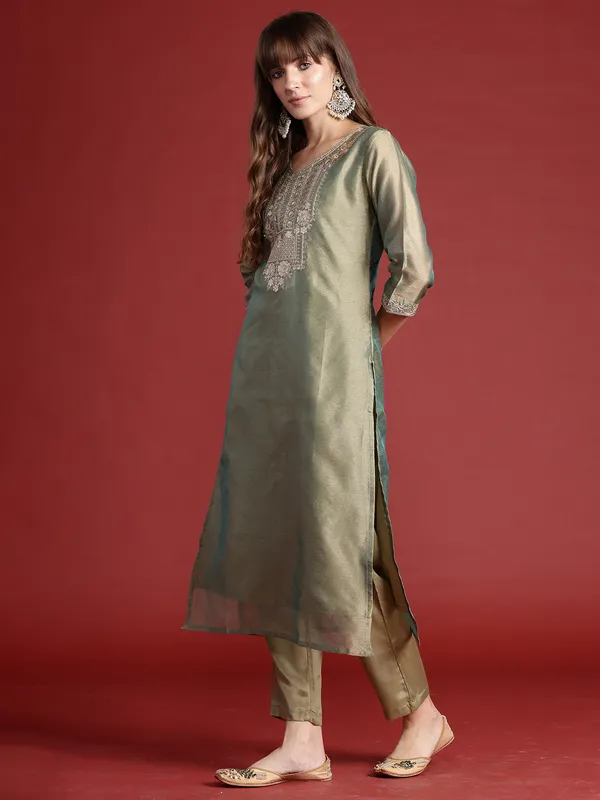 Green_Embroidered_Liva_Kurta_Trouser_Dupatta_Set