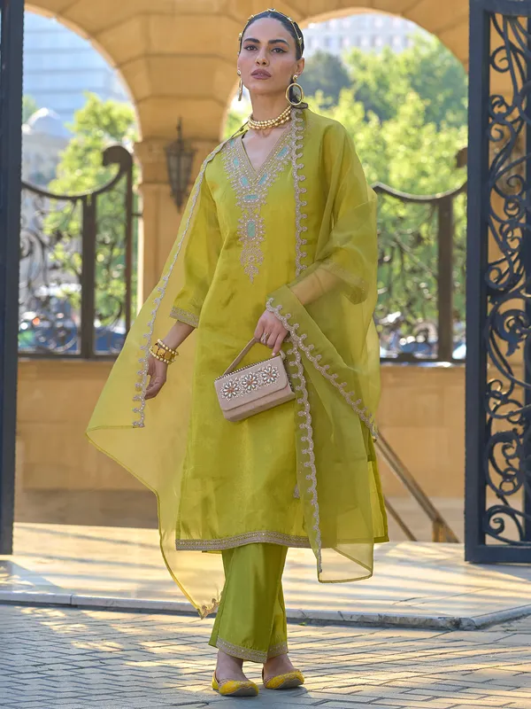 Green_Embroidered_Silk_Blend_Kurta_Trouser_Dupatta_Set