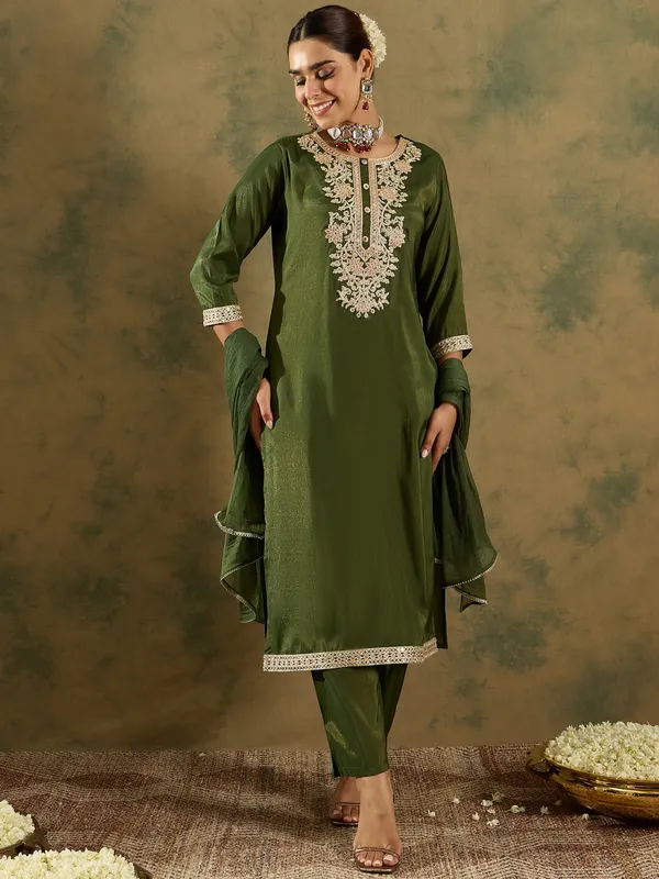 Green_Embroidered_Silk_Blend_Kurta_Trouser_Dupatta_Set