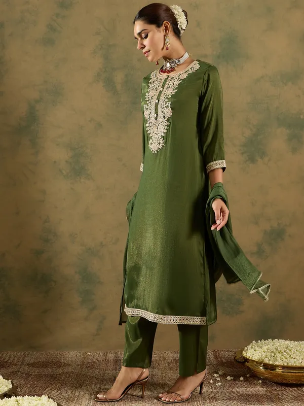 Green_Embroidered_Silk_Blend_Kurta_Trouser_Dupatta_Set