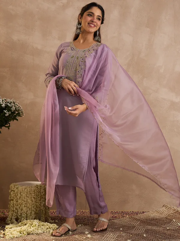 Lavender_Embroidered_Straight_Kurta_Trousers_With_Dupatta_Set