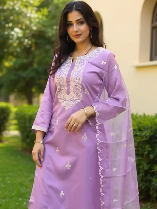 Lavender_Silk_Blend_Embroidered_Kurta_Trouser_Dupatta_Set