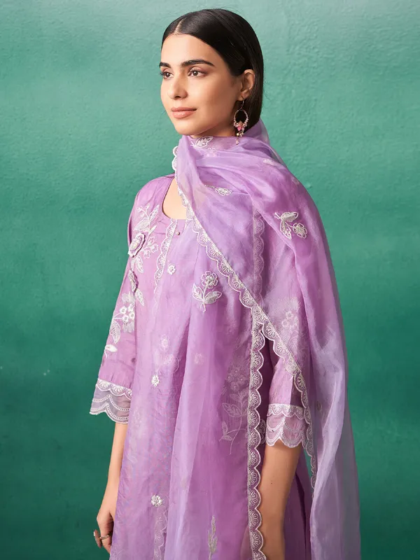 Lavender_Embroidered_Silk_Blend_Kurta_Trouser_Dupatta_Set