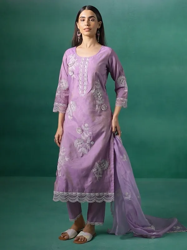 Lavender_Embroidered_Silk_Blend_Kurta_Trouser_Dupatta_Set