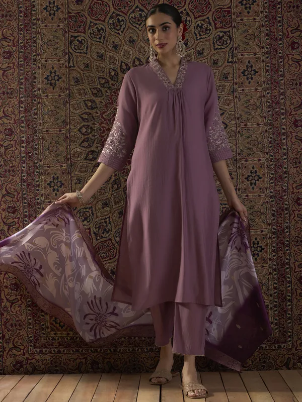 Lavender_Embroidered_Silk_Blend_Kurta_Trouser_Dupatta_Set