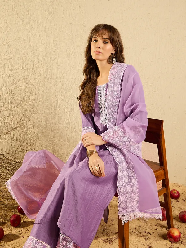 Lavender_Embroidered_Straight_Kurta_Trousers_With_Dupatta_set