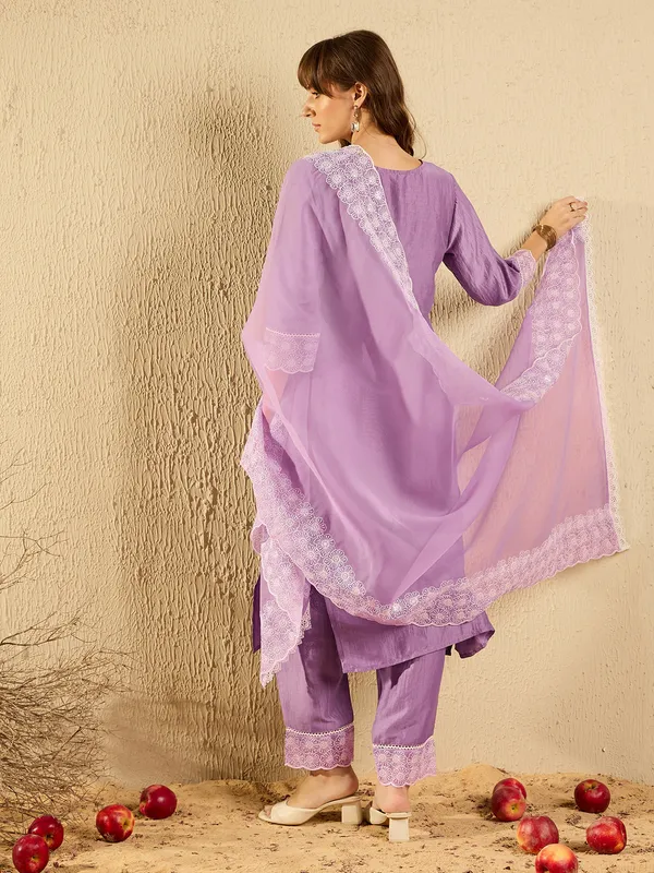 Lavender_Embroidered_Straight_Kurta_Trousers_With_Dupatta_set
