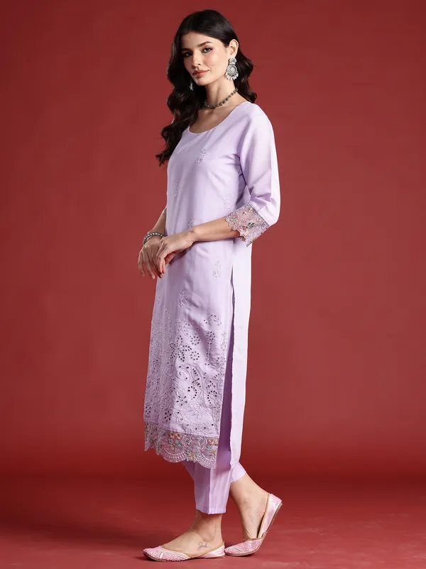Lavender_Embroidered_Silk_Blend_Kurta_Trouser_Dupatta_Set