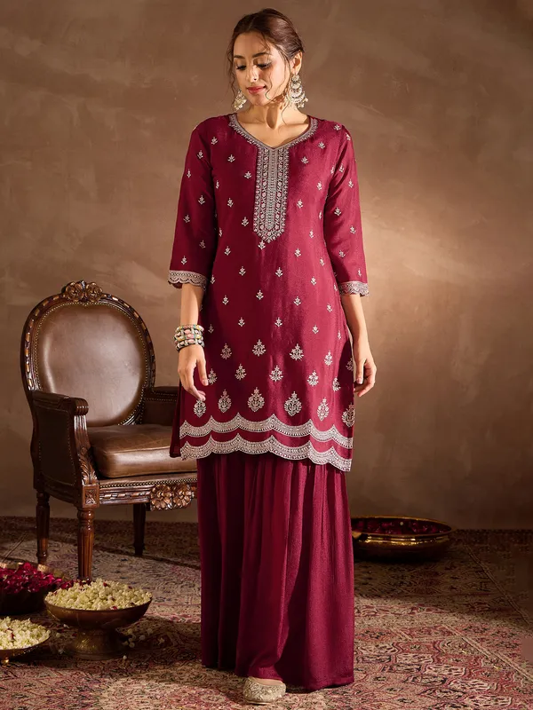 Maroon_Embroidered_Silk_Blend_Kurta_Trouser_Dupatta_Set