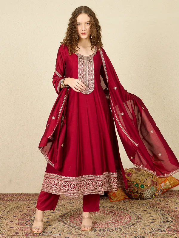 Maroon_Embroidered_Silk_Blend_Kurta_Trouser_Dupatta_Set