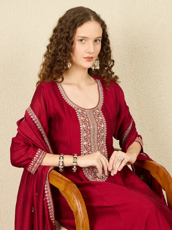 Maroon_Embroidered_Silk_Blend_Kurta_Trouser_Dupatta_Set