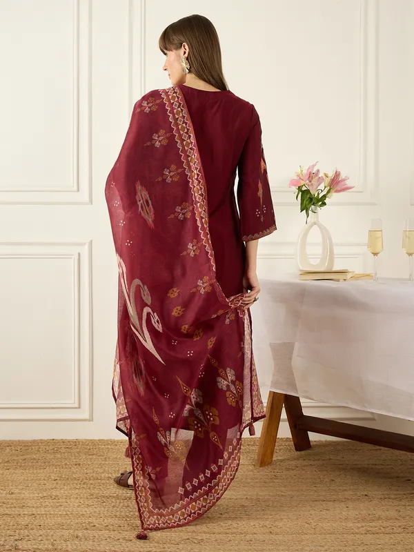 Maroon_Embroidered_Silk_Blend_Kurta_Trouser_Dupatta_Set