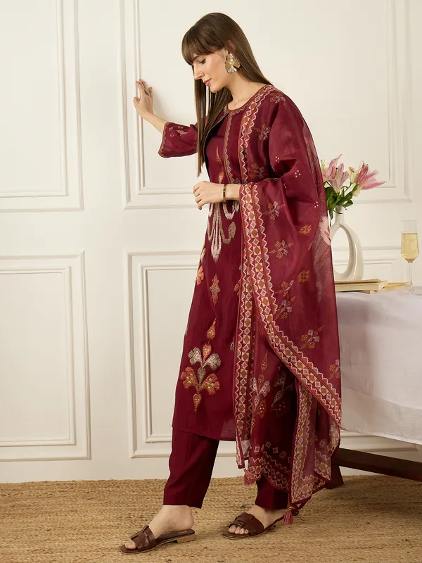 Maroon_Embroidered_Silk_Blend_Kurta_Trouser_Dupatta_Set