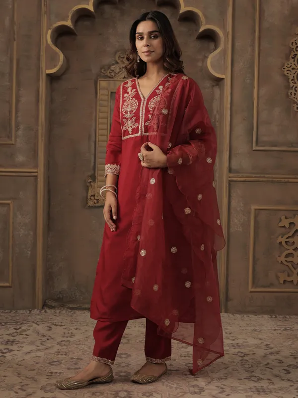 Maroon_Embroidered_Straight_Kurta_Trousers_With_Dupatta_Set