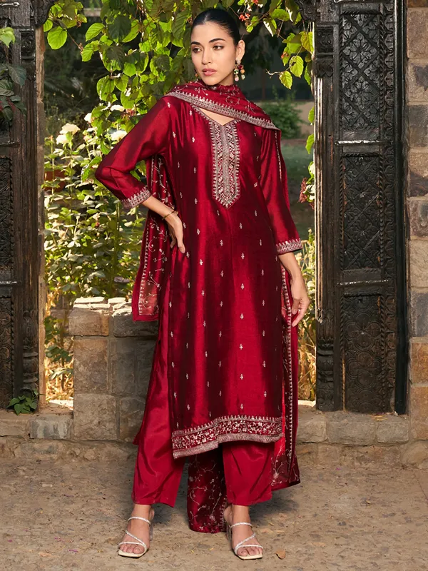 Maroon_Embroidered_Silk_Blend_Kurta_Trouser_Dupatta_Set