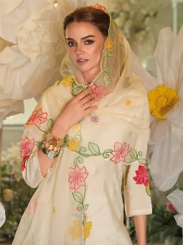 Off_White_Embroidered_Silk_Blend_Kurta_Trouser_Dupatta_Set