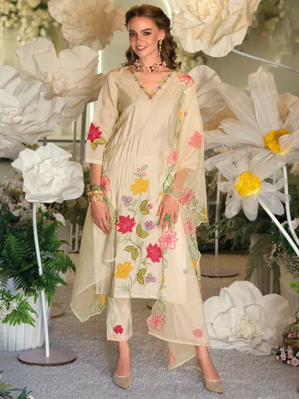 Off_White_Embroidered_Silk_Blend_Kurta_Trouser_Dupatta_Set