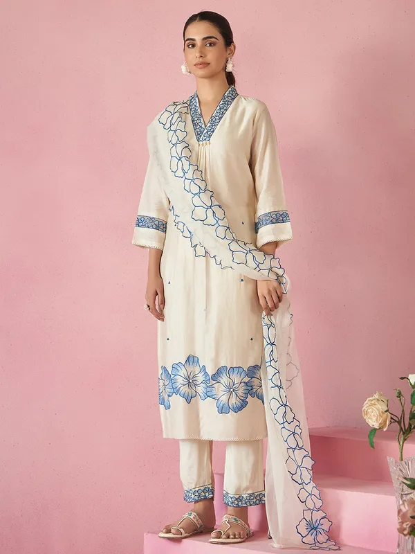 Off_White_Embroidered_Straight_Kurta_Trousers_With_Dupatta_set