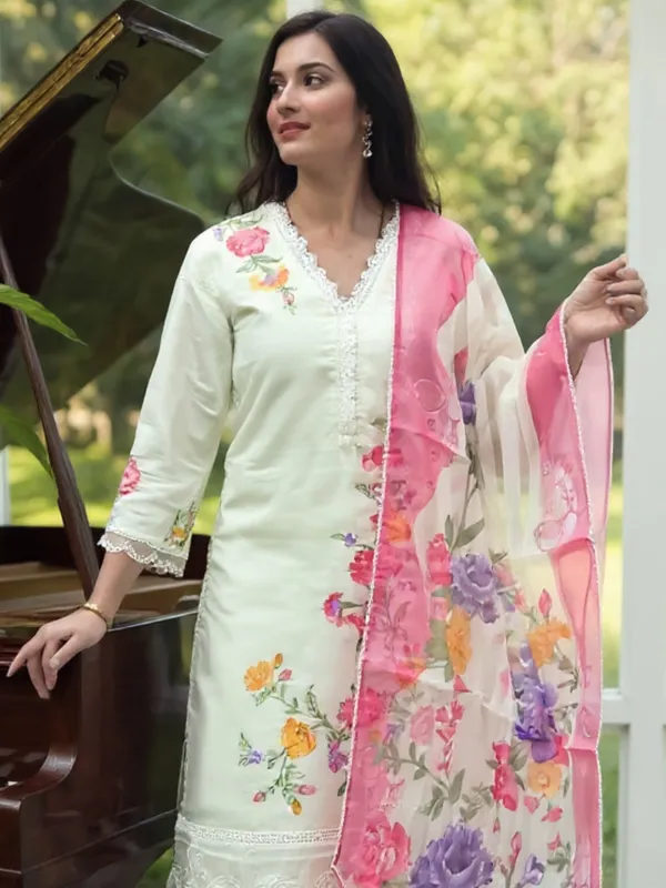 Off_White_Embroidered_Silk_Kurta_Trouser_Dupatta_Set