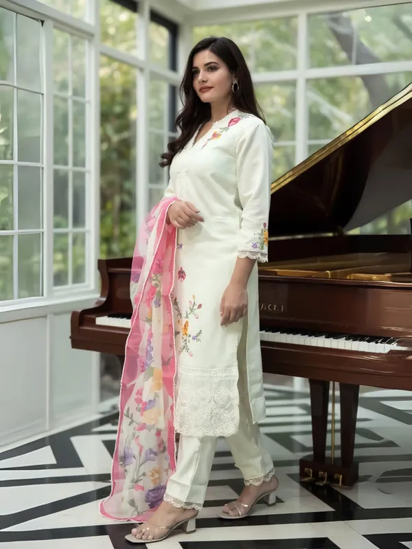 Off_White_Embroidered_Silk_Kurta_Trouser_Dupatta_Set