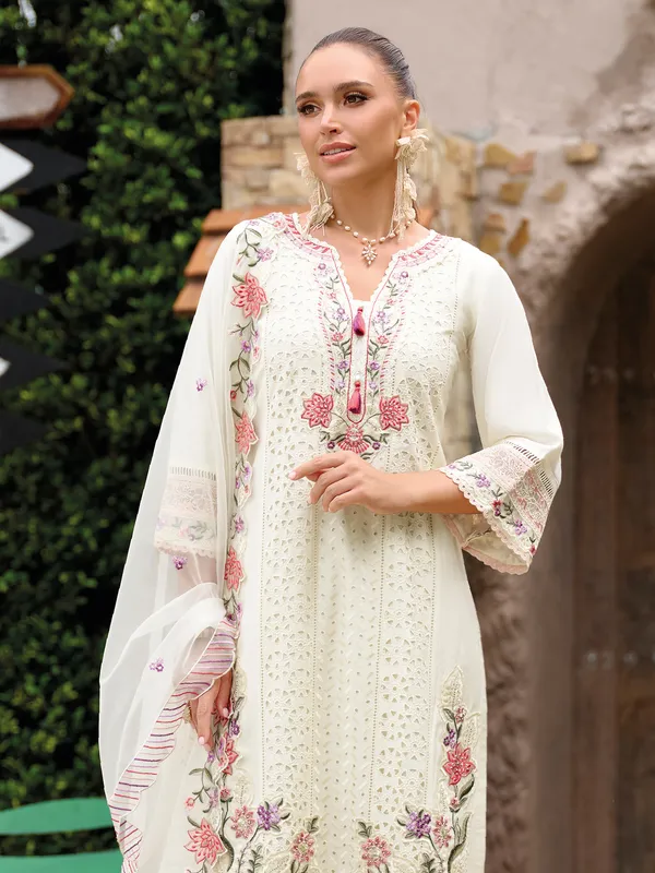 Off_White_Embroidered_Silk_Kurta_Trouser_Dupatta_Set