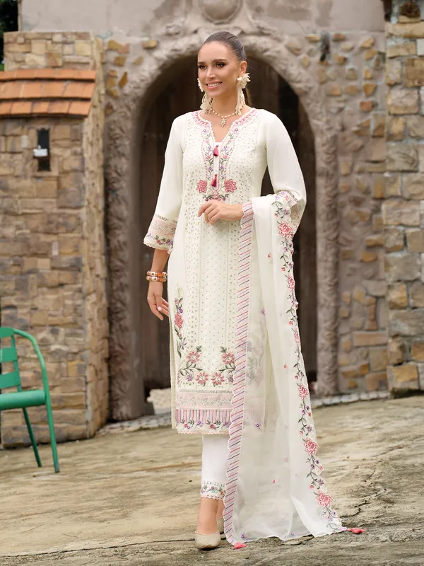 Off_White_Embroidered_Silk_Kurta_Trouser_Dupatta_Set