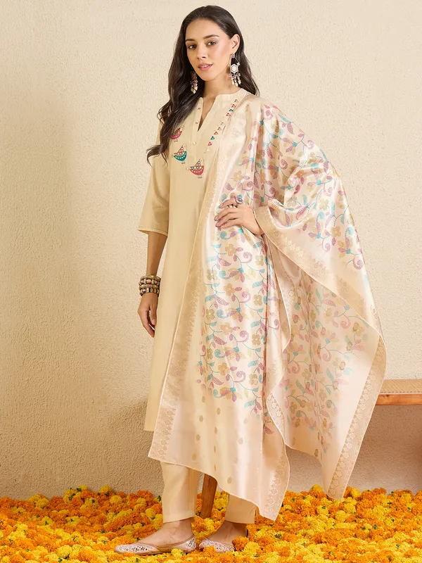 Off_White_Embroidered_Silk_Blend_Kurta_Trouser_Dupatta_Set