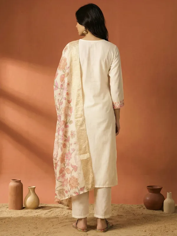 Off_White_Embroidered_Silk_Blend_Kurta_Trouser_Dupatta_Set