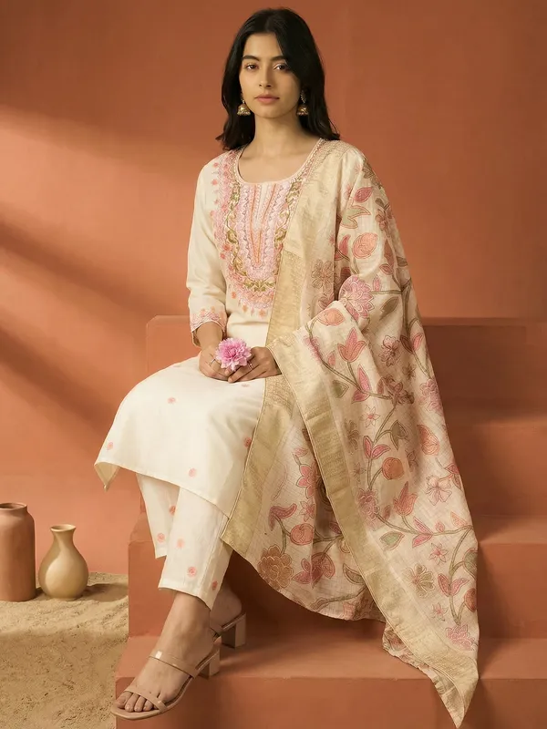 Off_White_Embroidered_Silk_Blend_Kurta_Trouser_Dupatta_Set