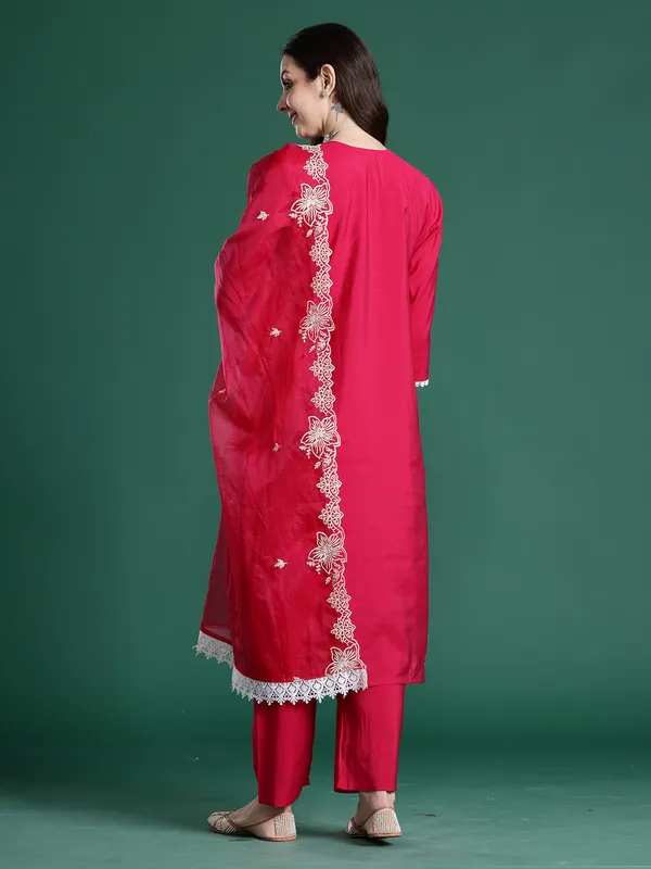 Pink_Silk_Blend_Embroidered_Kurta_Trouser_Dupatta_Set