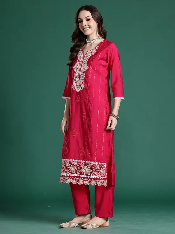 Pink_Silk_Blend_Embroidered_Kurta_Trouser_Dupatta_Set
