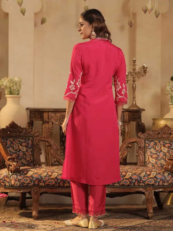 Pink_Embroidered_Silk_Blend_Kurta_Trouser_Dupatta_Set