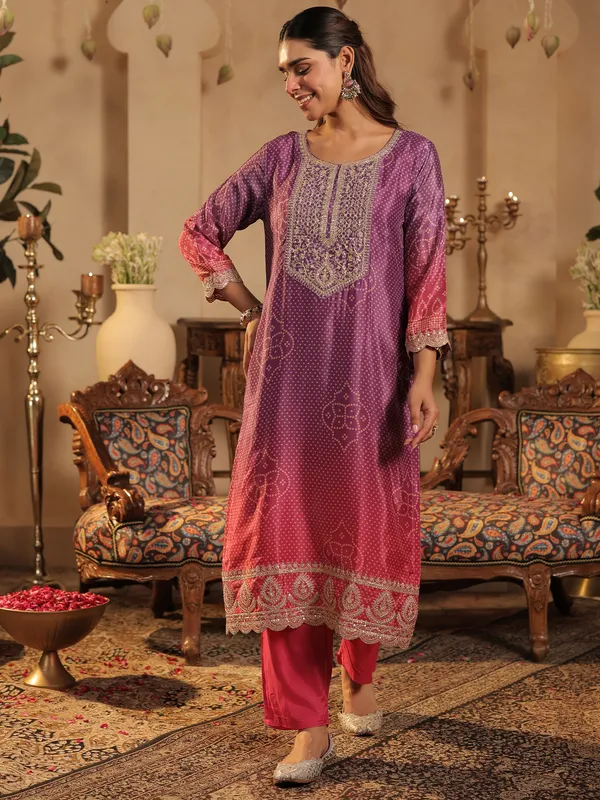 Pink_Silk_Blend_Embroidered_Kurta_Trouser_Dupatta_Set