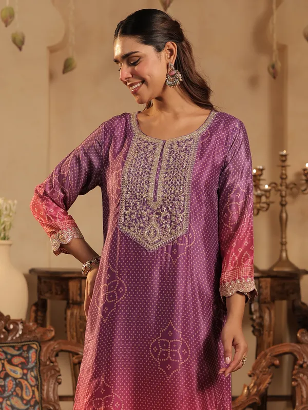 Pink_Silk_Blend_Embroidered_Kurta_Trouser_Dupatta_Set