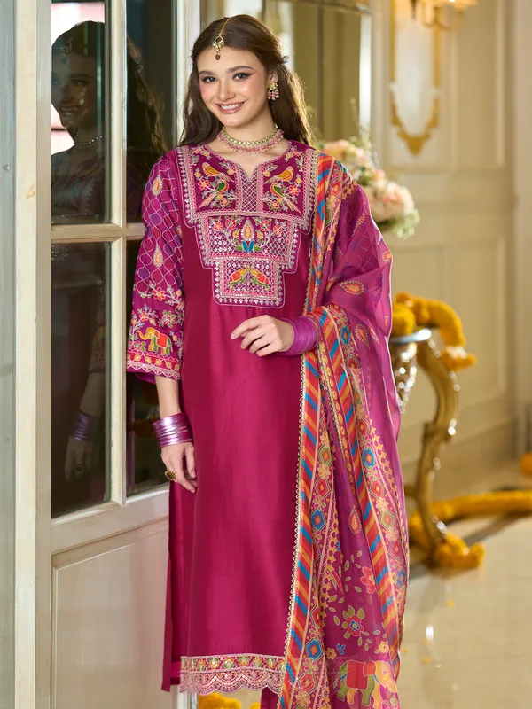 Pink_Embroidered_Silk_Blend_Kurta_Trouser_Dupatta_Set
