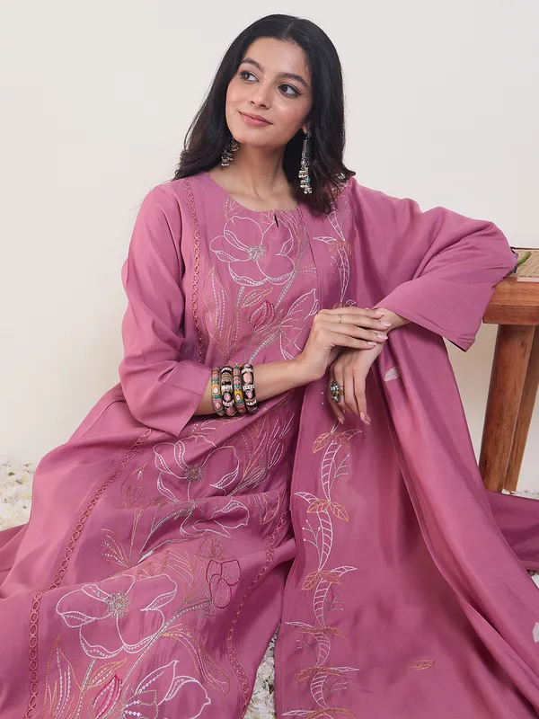 Pink_Embroidered_Silk_Blend_Kurta_Trouser_Dupatta_Set