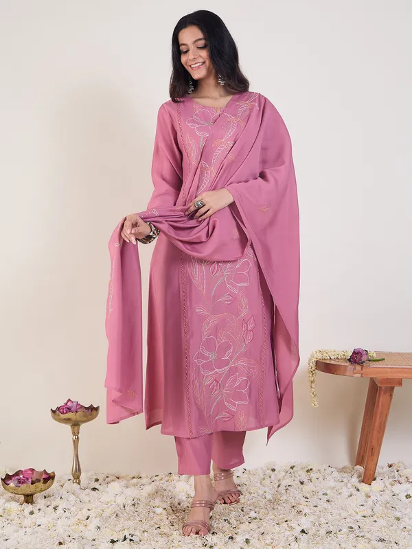 Pink_Embroidered_Silk_Blend_Kurta_Trouser_Dupatta_Set