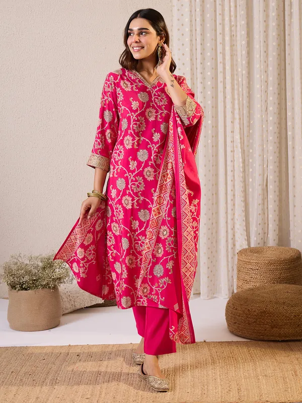 Pink_Printed_Chanderi_Silk_Kurta_Trouser_Dupatta_Set