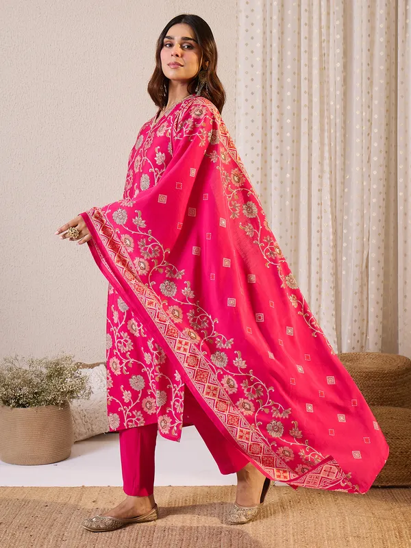 Pink_Printed_Chanderi_Silk_Kurta_Trouser_Dupatta_Set