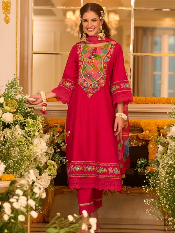 Pink_Embroidered_Silk_Kurta_Trouser_Dupatta_Set