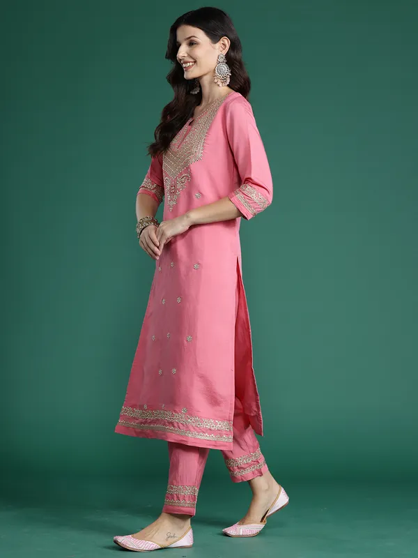 Pink_Embroidered_Silk_Blend_Kurta_Trouser_Dupatta_Set