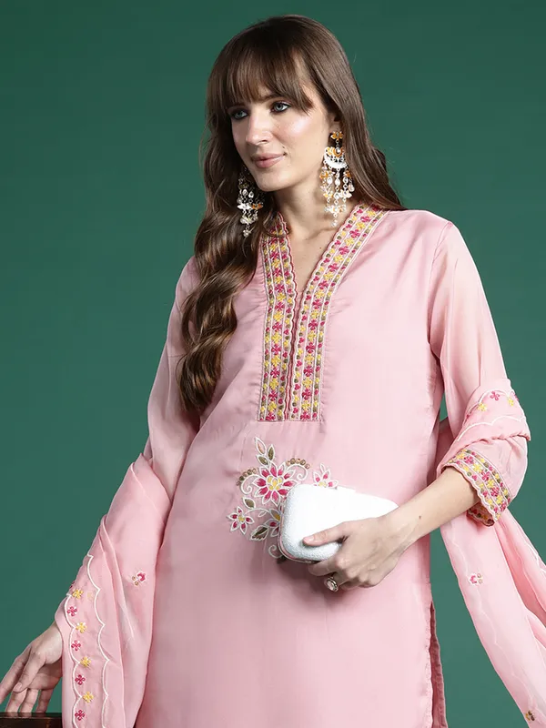 Pink_Embroidered_Organza_Kurta_Trouser_Dupatta_Set