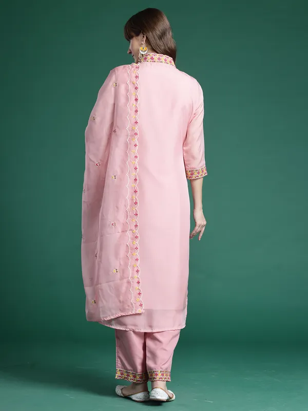 Pink_Embroidered_Organza_Kurta_Trouser_Dupatta_Set