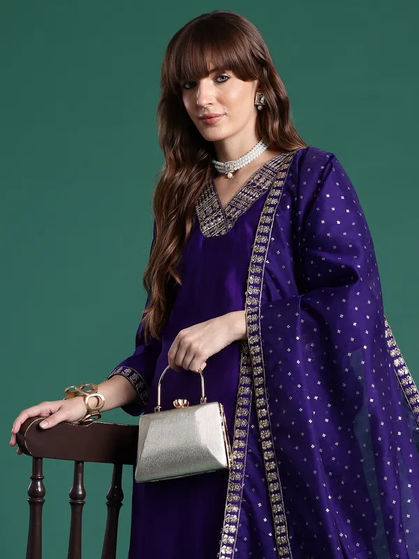 Purple_Embroidered_Silk_Blend_Kurta_Trouser_Dupatta_Set